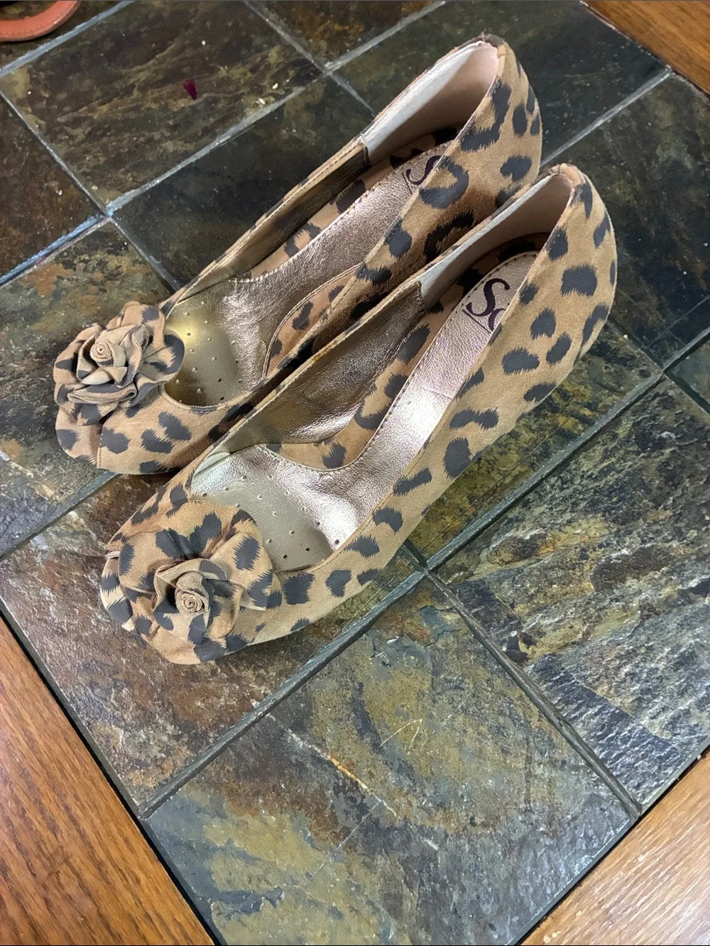 Leopard Print Floral Accent Ballet Flats - Tan size 7 $5!$